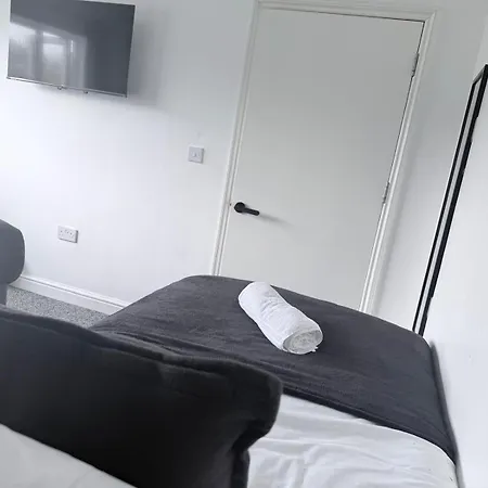 Welcoming Near Shopping And Centres * Leeds (West Yorkshire)