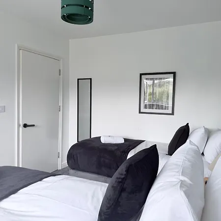 Welcoming Near Shopping And Centres * Leeds (West Yorkshire)