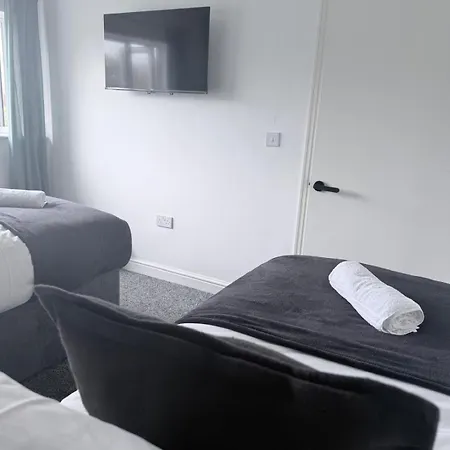 Welcoming Near Shopping And Centres * Leeds (West Yorkshire)