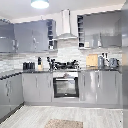 Homestay Welcoming Near Shopping And Centres