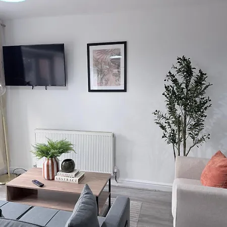 Welcoming Near Shopping And Centres * Leeds (West Yorkshire)