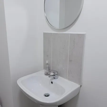 Welcoming Near Shopping And Centres Homestay