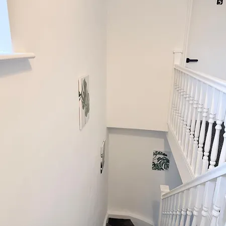 Welcoming Near Shopping And Centres Homestay *