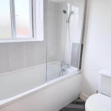 Welcoming Near Shopping And Centres Homestay
